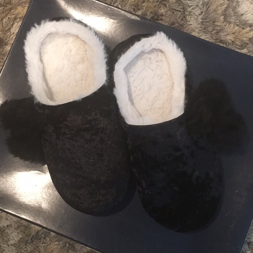 INC INTERNATIONAL CONCEPTS SLIPPERS